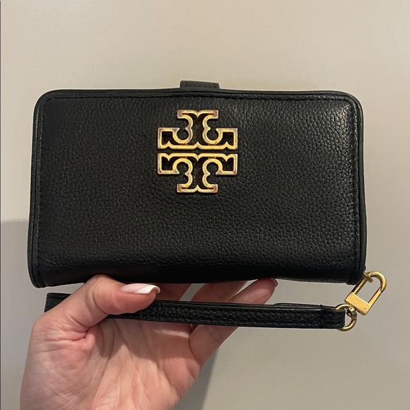 Tory Burch Handbags - Tory Burch Black Leather Wallet with Gold Logo
